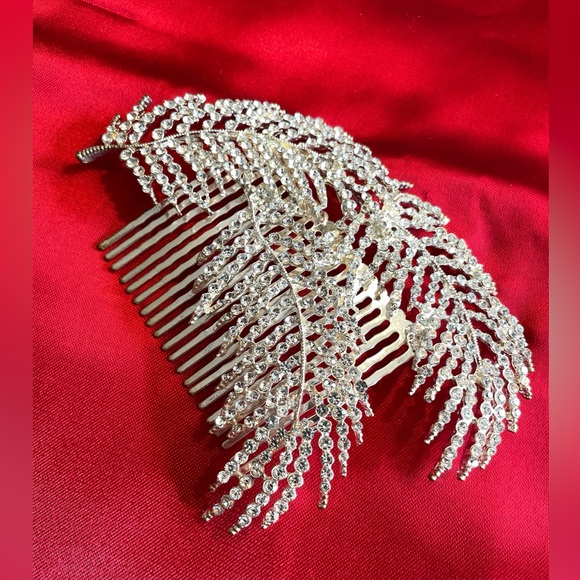 Luxurious Rhinestone Hair Comb - Picture 1 of 5